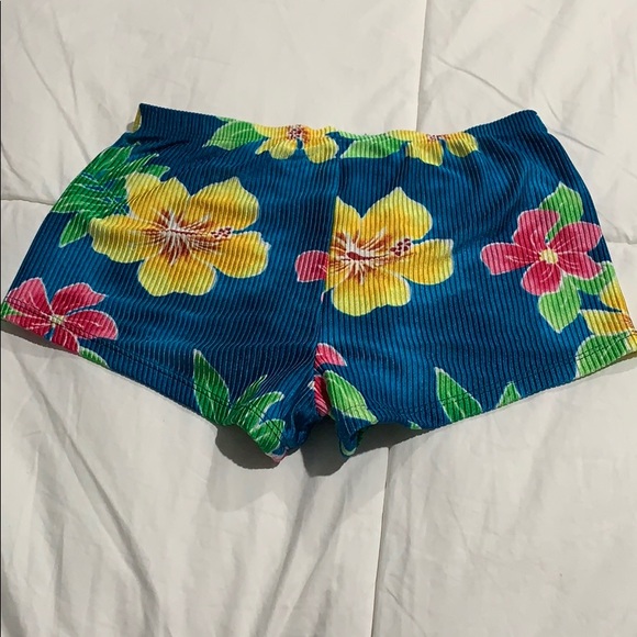 Flower shorts for swimming - Picture 2 of 2